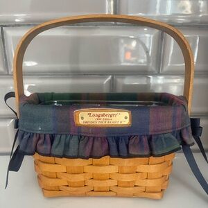 Vintage 1999 Longaberger Dresden tour basket II